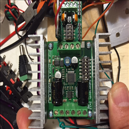 Sabertooth+Kagaroo+DC Motors As Servos