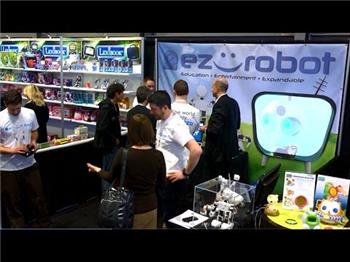 EZ-Robot Is Io9's Favorite Toy In New York Toy Fair 2014!