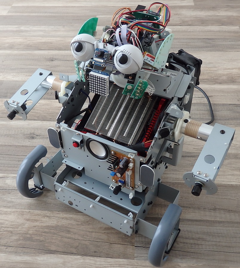 Smarty's Combot - The Ez-Robot Computer System